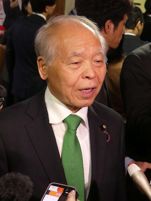 巨人阿部前監督の問題が国会で質疑「現行犯逮捕の事案でなく行き過ぎ」鈴木宗男氏が警察庁を追及