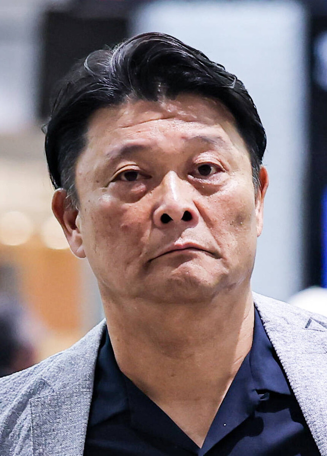 巨人・橋上代行「私が監督室を使わないといった垣根のない姿勢を山口オーナーに褒めていただいた」
